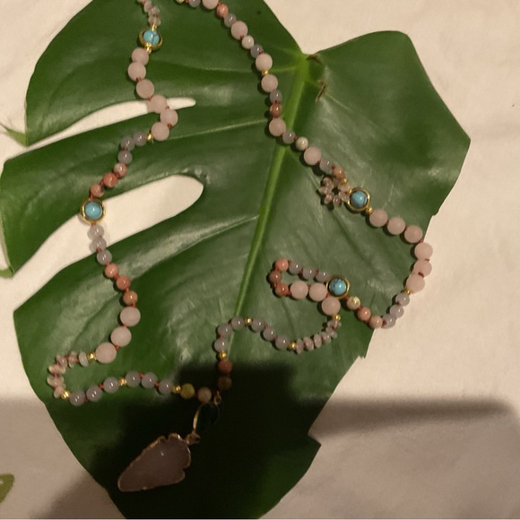 NEW BEADED ROSE QUATZ ARROWHEAD NECKLACE. - Picture 5 of 7